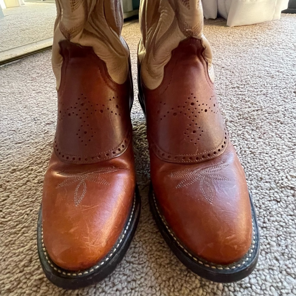 Tony Lama Tall classic saddle style cowgirl boots!
